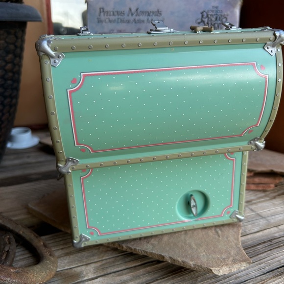 Precious Moments Toy Chest Music Box Pink New in Box - Picture 8 of 16